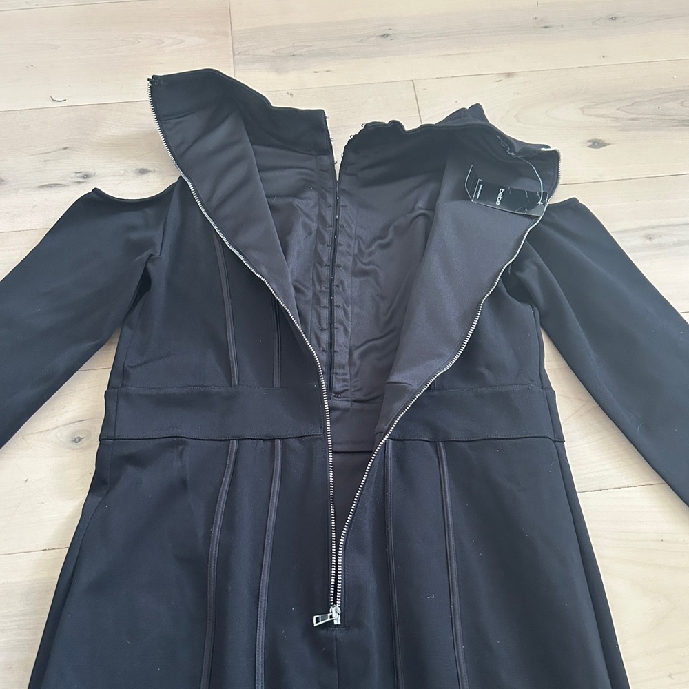 NWT BEBE Hook & Eye Off Shoulder Bandage Dress Exposed Back Zipper Black Large - Picture 10 of 16